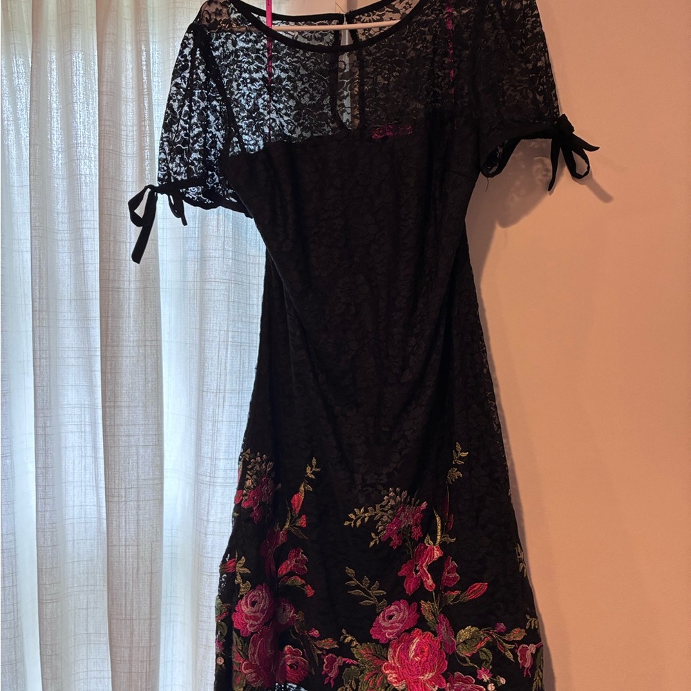 Black Lace Betsy Johnson Dress sz 14 with Pink Floral Embroidery